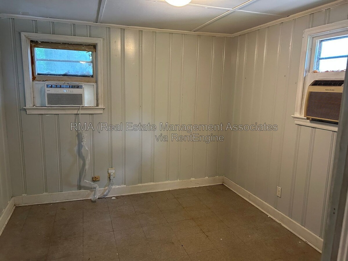Photo - 125 E Chappell St
