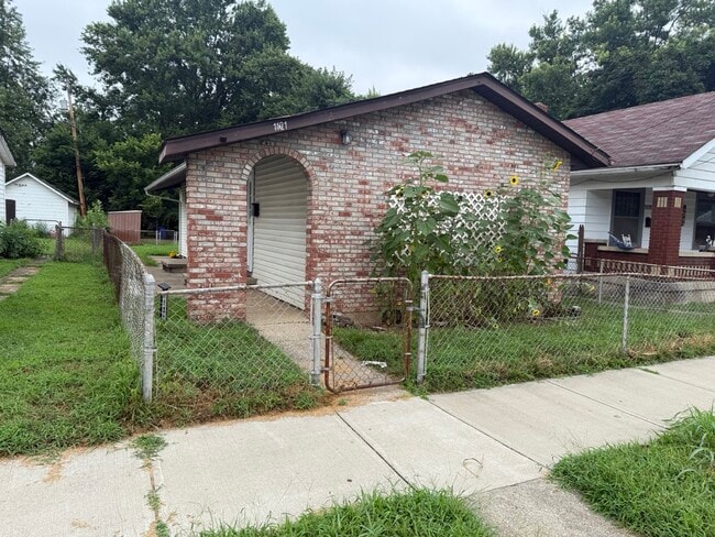 Building Photo - 1121 Kahn Ave Rental