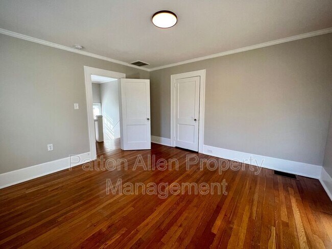 Photo - 16 Gracelyn Rd Unit 2