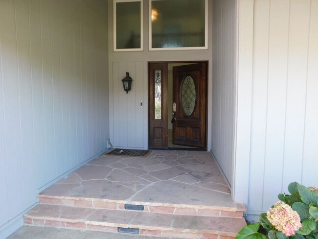 Photo - Beautiful 5-bedroom 3-Bathroom 2-Story House