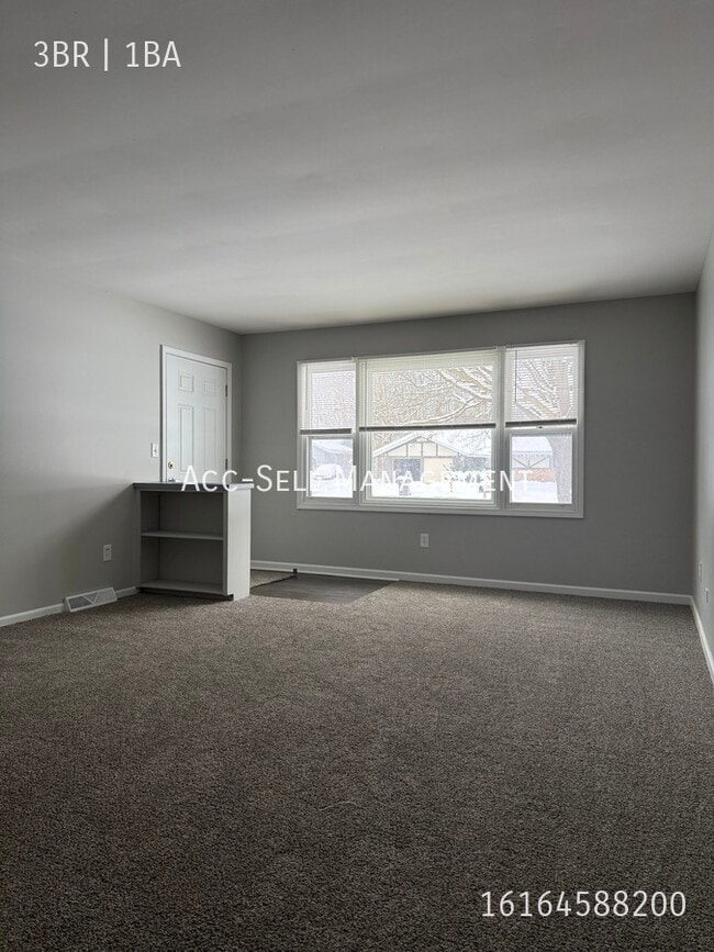 Photo - 5796 Christie Ave SE