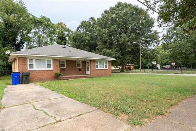 Photo - 344 Woodview Ave