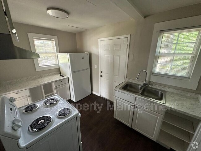 Building Photo - 2547 Dover St Rental