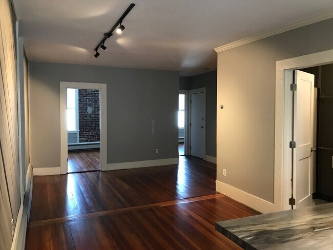 Photo - 149 Derby St