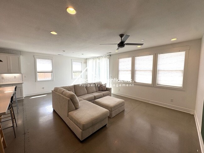 Photo - 3490 Edington Dr