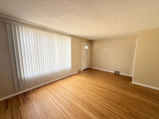 Photo - 5BR Home with Fenced Backyard, Firepit & Bonus Space