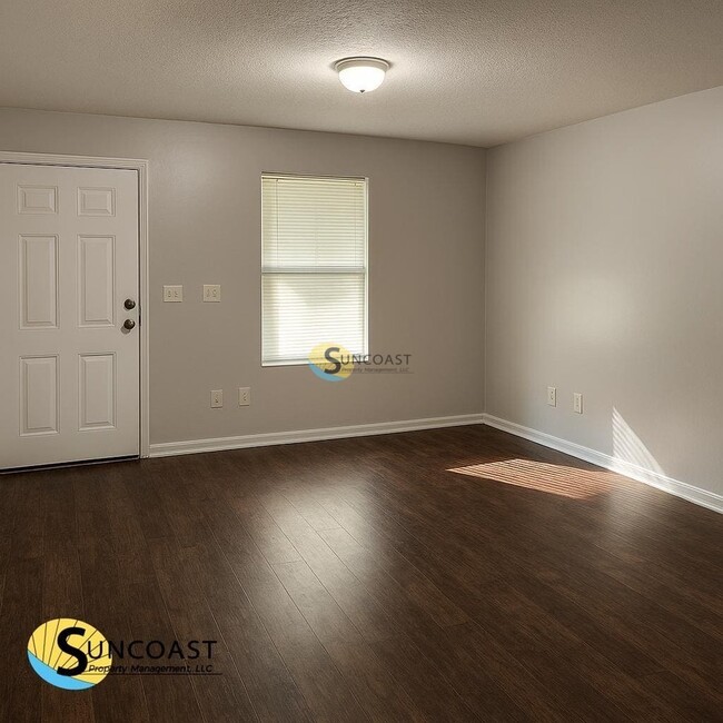 Photo - 481 Nitram Ave