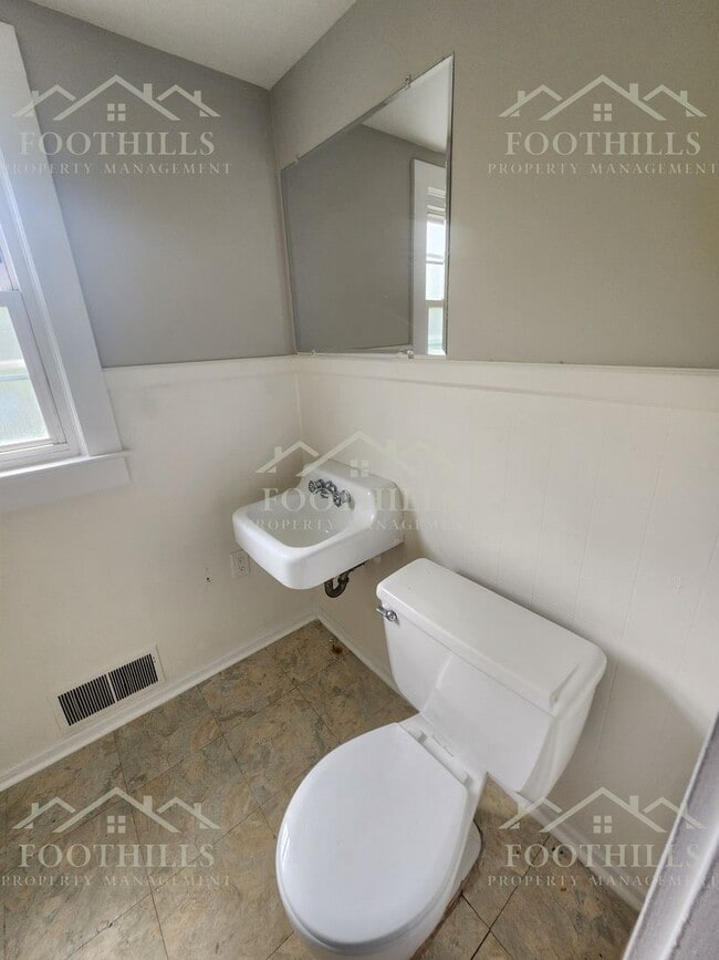 Photo - Beautiful 2-Story Brick Home Near Anderson...