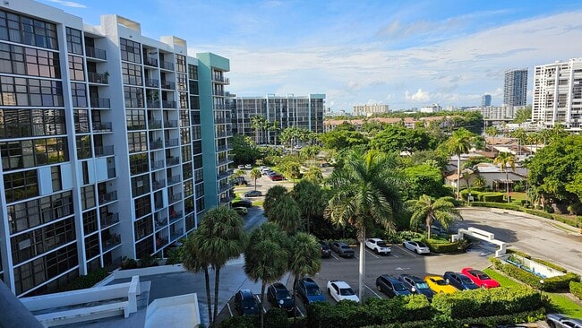 Building Photo - 400 Leslie Dr Unit 807 Rental