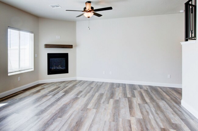 Photo - 51 S 4375 W