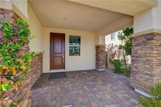 Photo - 1075 N Water St