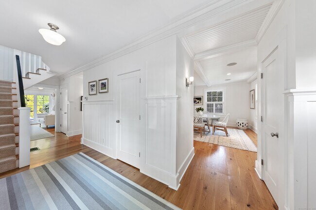 Photo - 168 Rowayton Ave