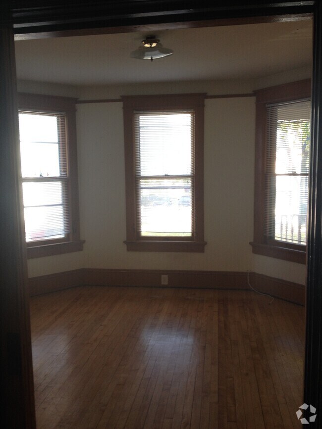 Building Photo - 2506 N Bartlett Ave Unit 2506 Rental