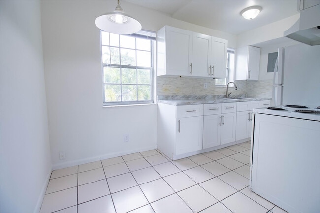 Photo - 1505 SW 2nd St Unidad 206