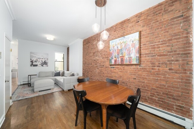 Photo - 257 12th St