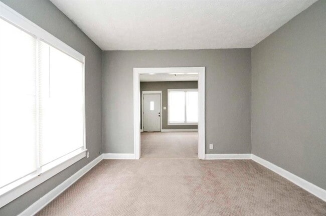 Photo - 2917 E Michigan St