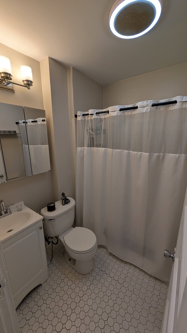 Photo - 54 Saxton St Unit 2