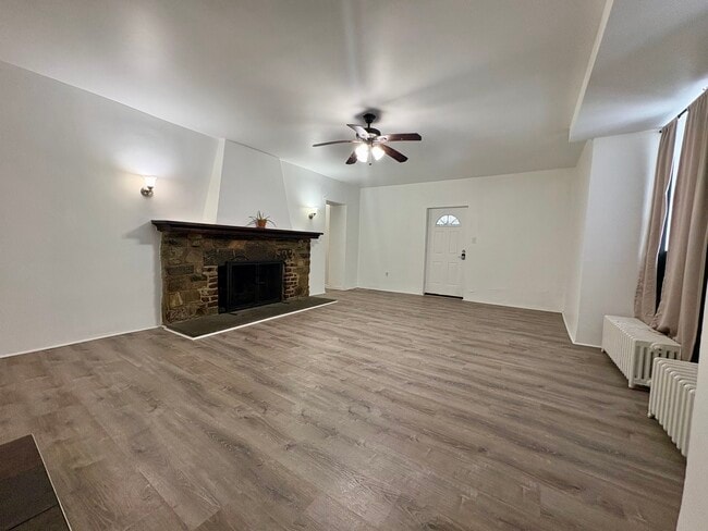 Photo - 2 Hollowbrook Pl