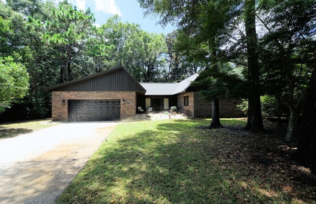 Building Photo - Updated Home in Rocky Bayou
