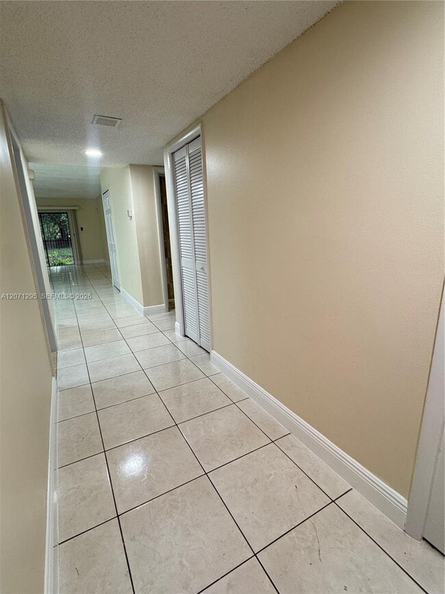 Photo - 215 Lakeview Dr Unit 105
