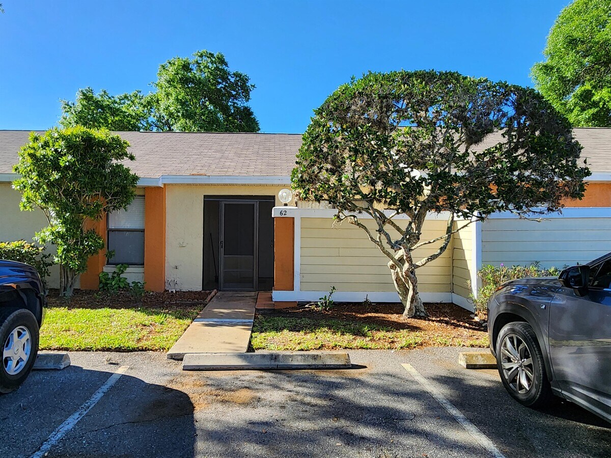 Photo - 62 Silver Oak Cir Townhome