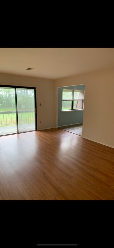 Photo - 107 Sharon Garden Ct