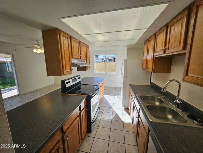 Photo - 513 N Apache Dr