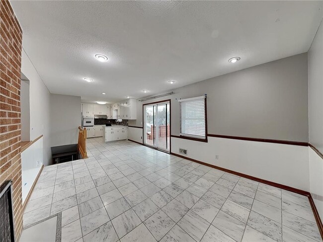 Photo - 2921 W 70 1/2 St