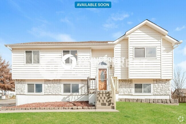 Building Photo - 11521 N Ditzler Ave, Kansas City, MO 64157 Rental