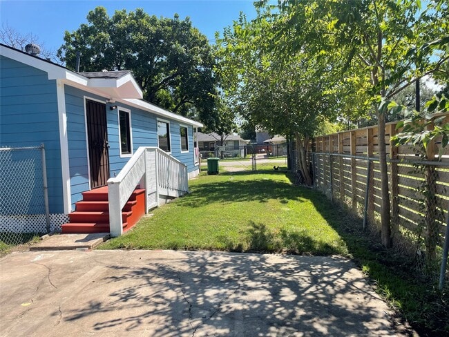 Photo - 2709 Terry St