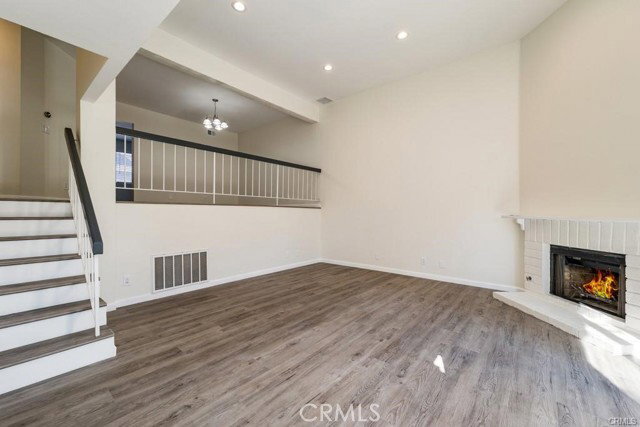 Photo - 5800 Owensmouth Ave