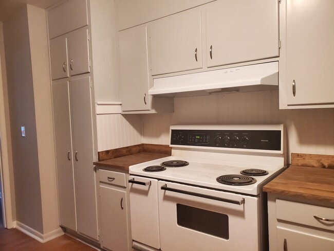 Photo - 3303 Avery Ave SW