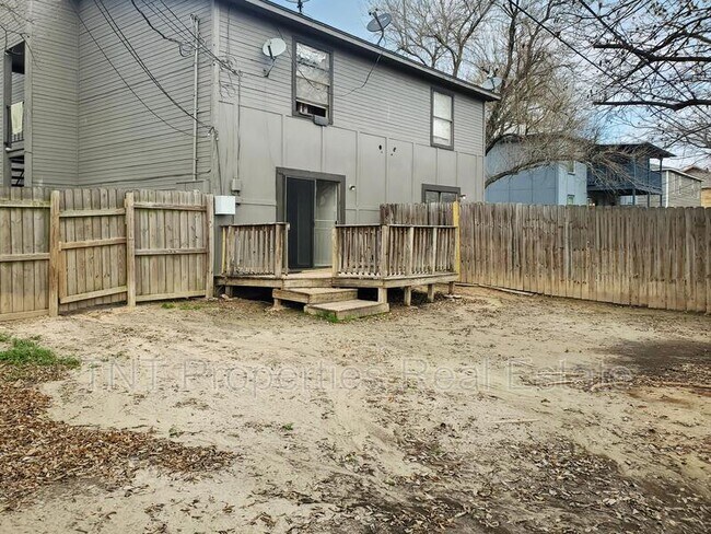 306 Manuel Dr Unit D
