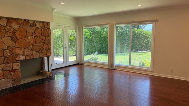 Photo - 1385 Greenmont Dr
