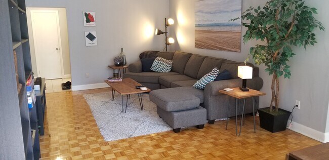 Photo - 2196 Lakeshore Rd