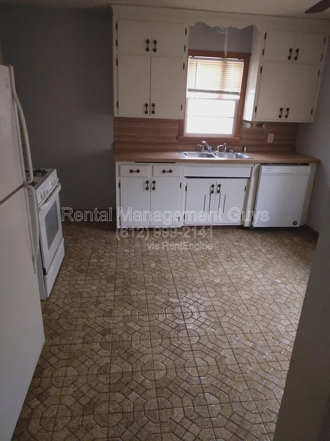 Building Photo - 4534 Zane Ave N