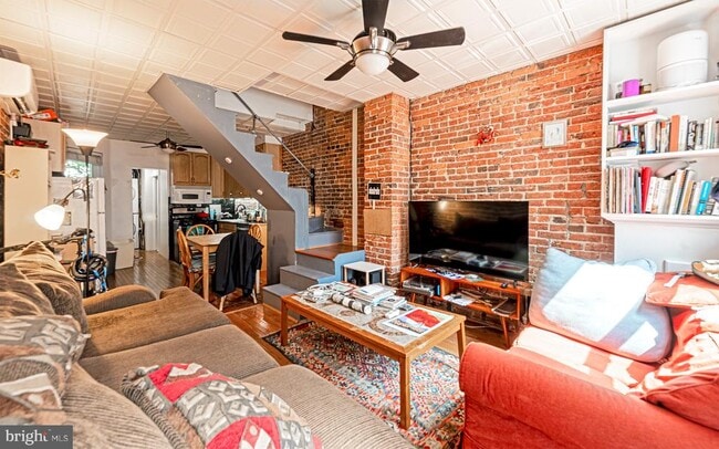 Building Photo - 228 Parker St NE Rental