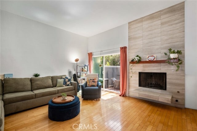 1916 Mathews Ave