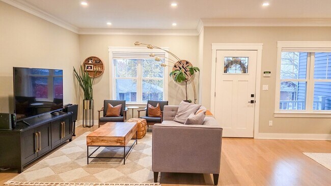 Photo - 279 Suffolk Ave