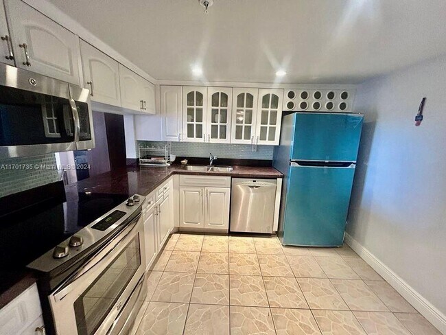 Photo - 2625 Collins Ave Unit 1710
