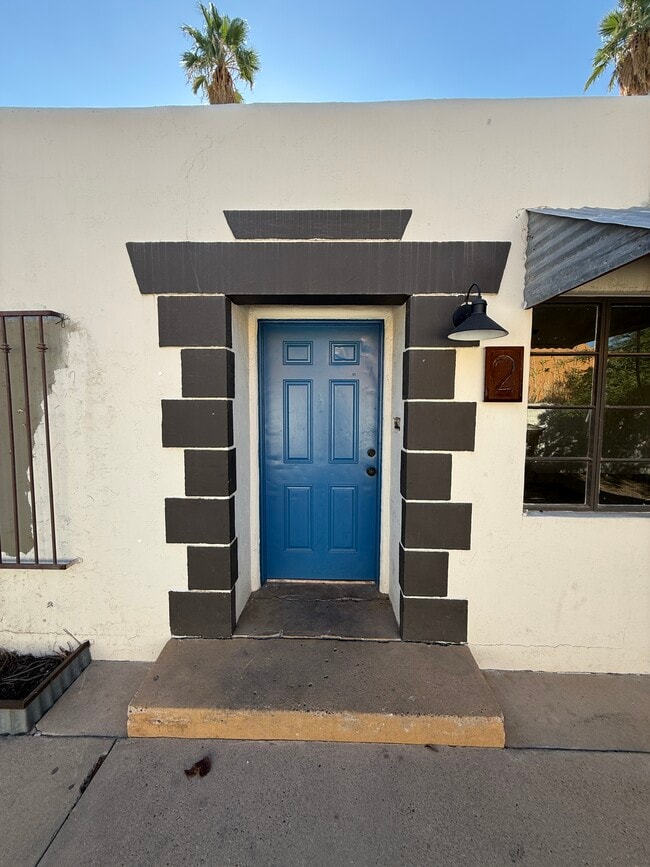Building Photo - 1401 W Clarendon Ave Unit 2 Rental