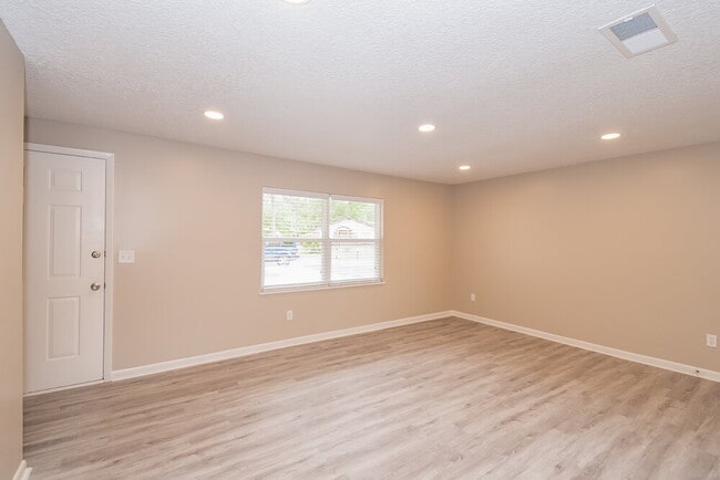 Photo - 4219 Pointe Haven Dr S