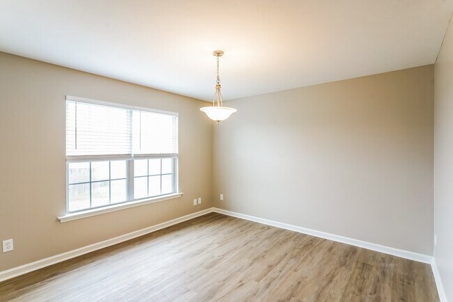 221 Quiet Ln