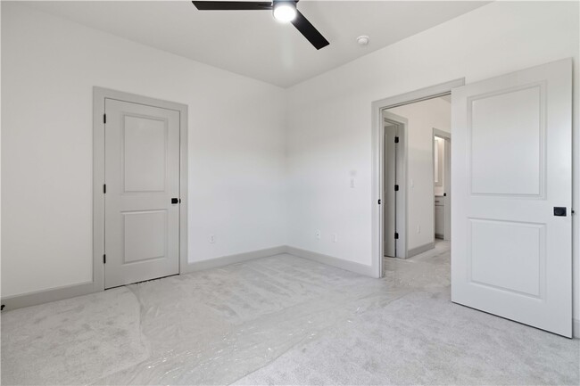 Building Photo - 1240 Mammoth St