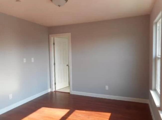 Photo - Beautiful & Cozy 4 Bedroom Home with Modern Upgrades!