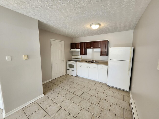 Building Photo - 2 Arena Ln Unit 1