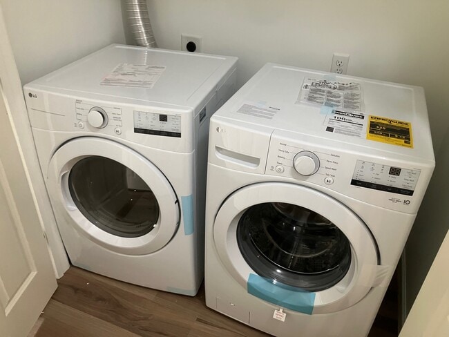 Photo - 5470 Nottinghamshire Ln Unit La Maison