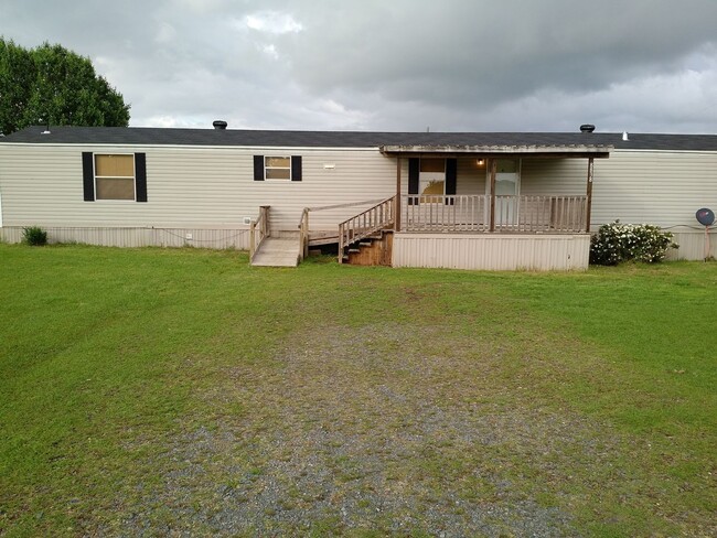 Building Photo - BLANCHARD AREA-3/2 MOBILE HOME WITH LARGE ...