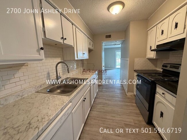 Photo - 2700 John Ashley Dr