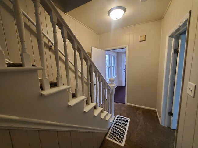 Photo - 4 Bedroom, 1 Bathroom home just South of Downtown!